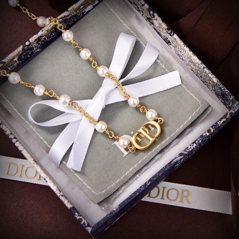 chr1st1an D10r necklaces